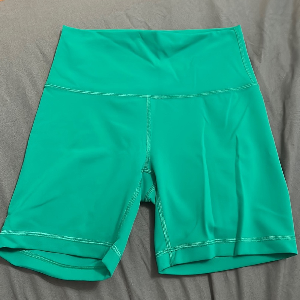 Lululemon wunder train 6 inch short